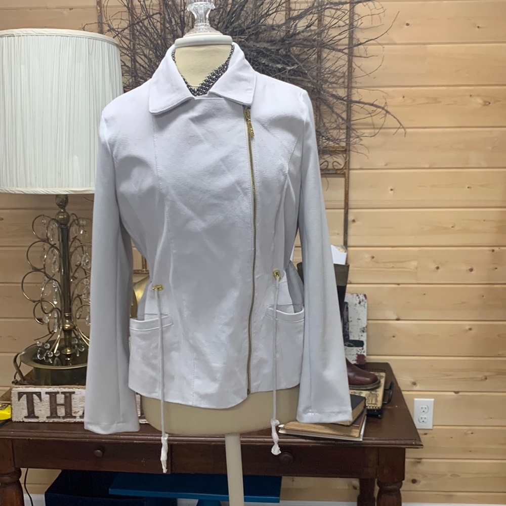 Beautiful spring New Leather Coat - Picture 5 of 16